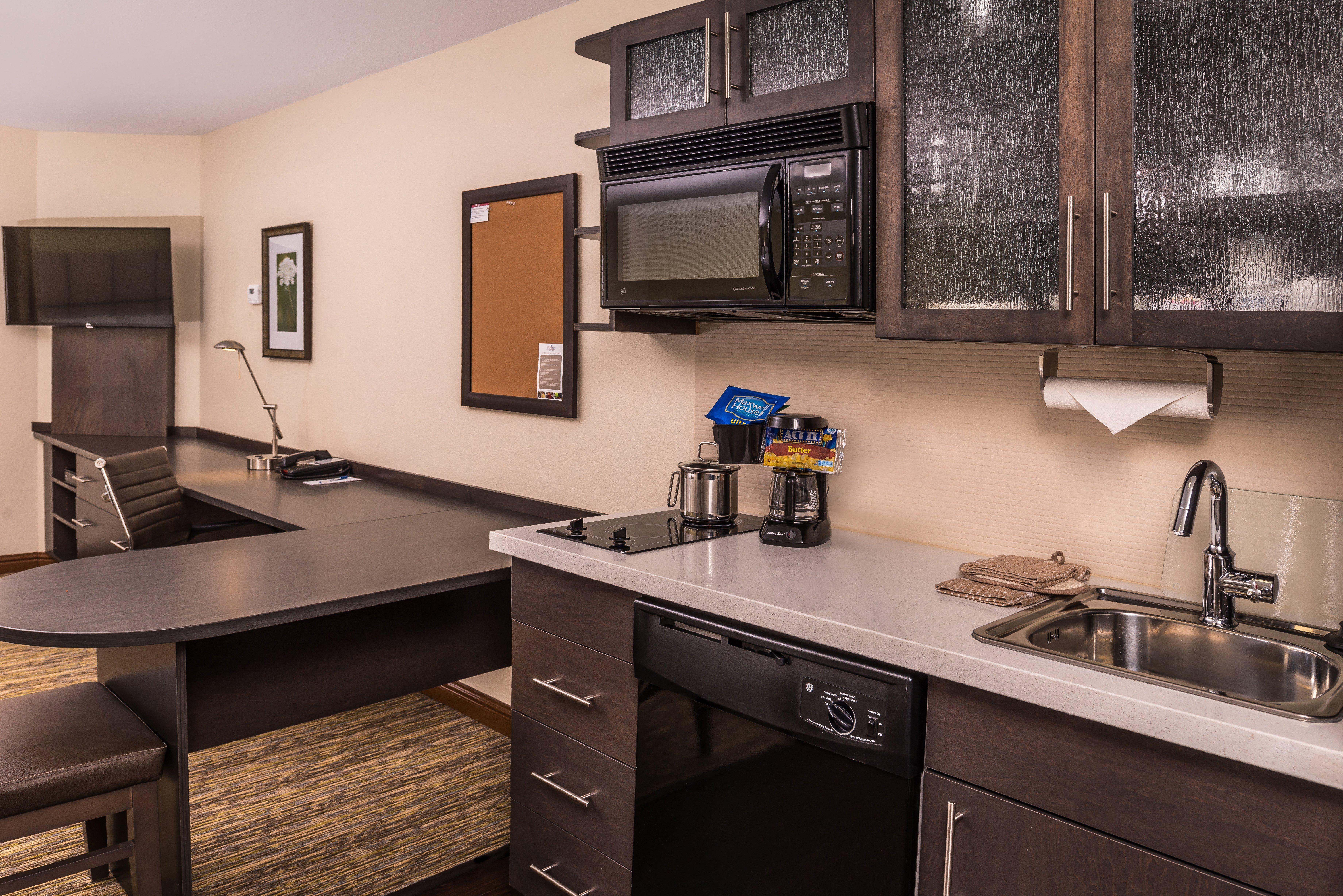 Candlewood Suites - Topeka West By Ihg Экстерьер фото