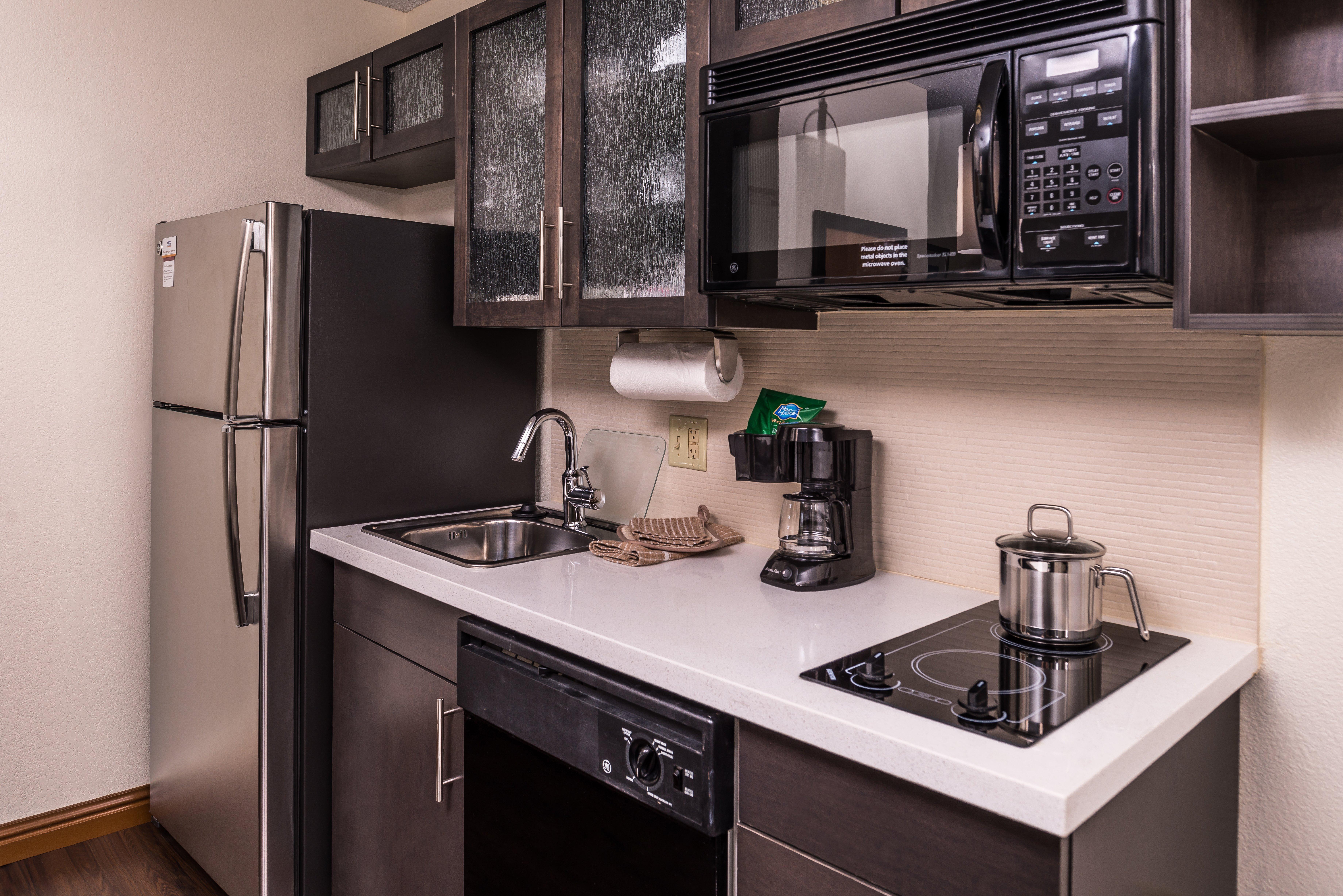 Candlewood Suites - Topeka West By Ihg Экстерьер фото