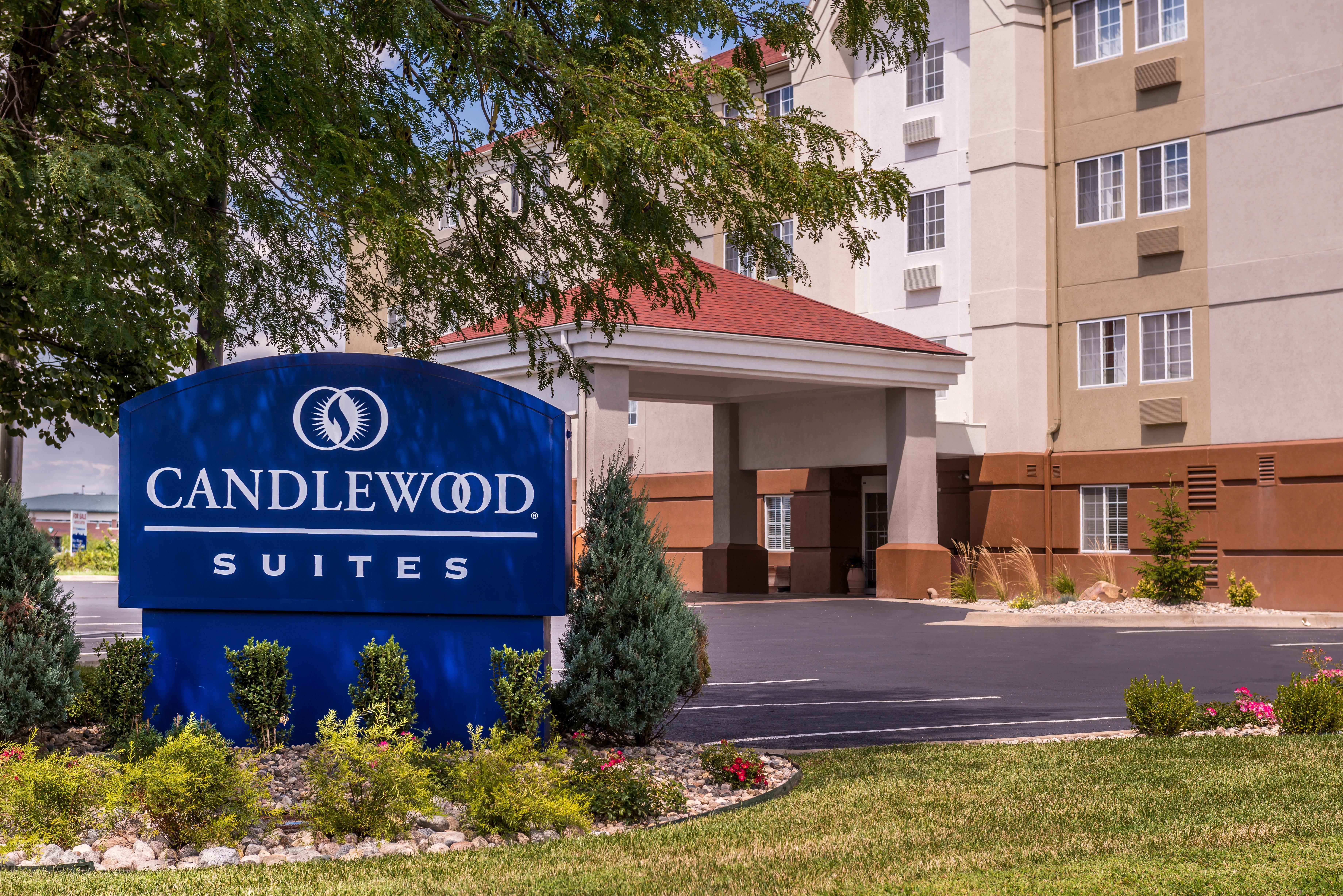 Candlewood Suites - Topeka West By Ihg Экстерьер фото