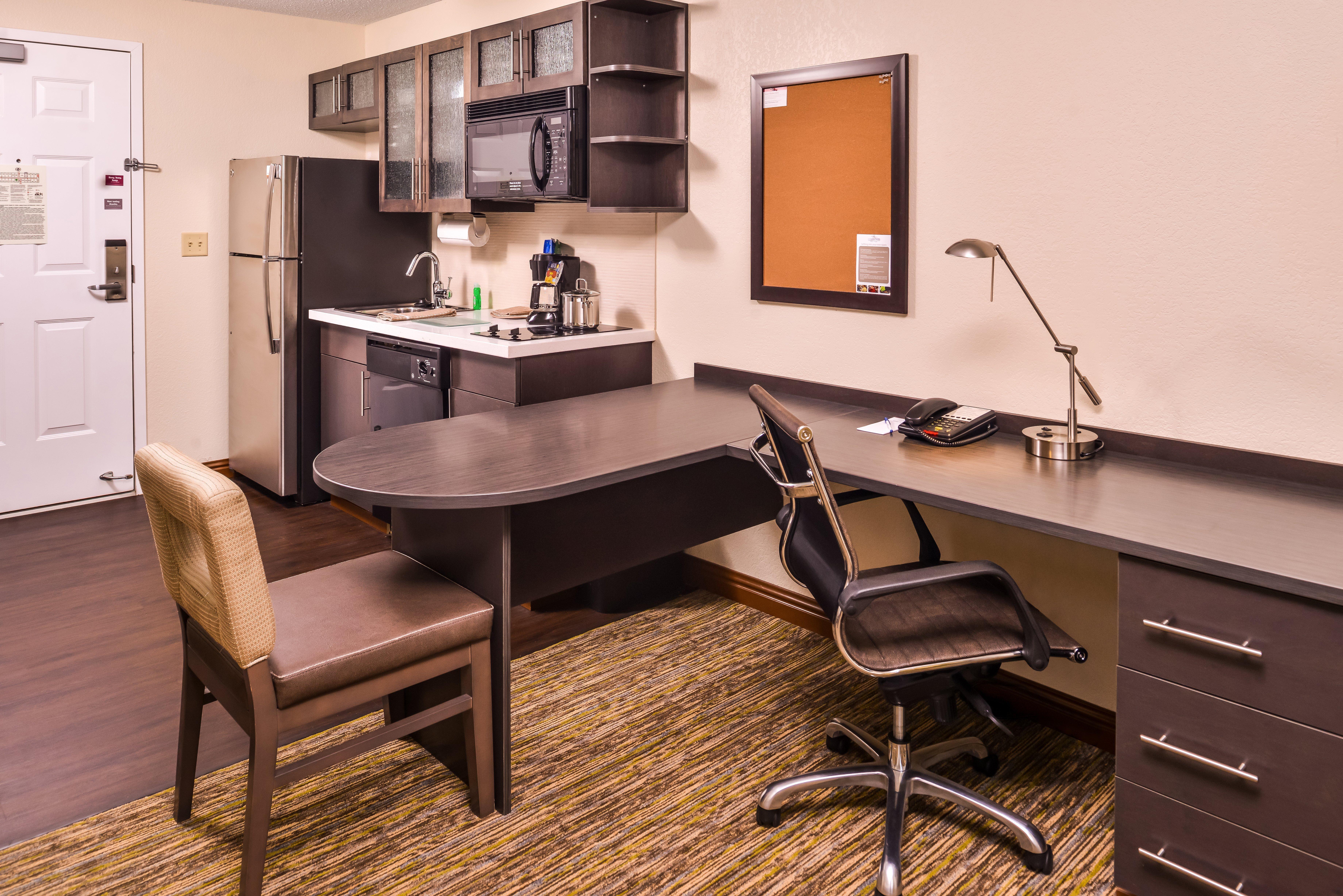 Candlewood Suites - Topeka West By Ihg Экстерьер фото
