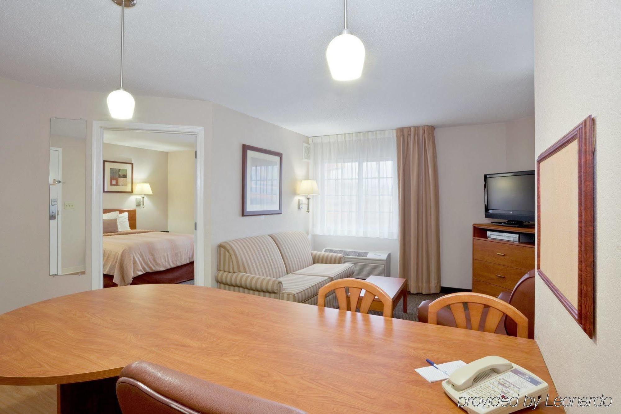 Candlewood Suites - Topeka West By Ihg Экстерьер фото