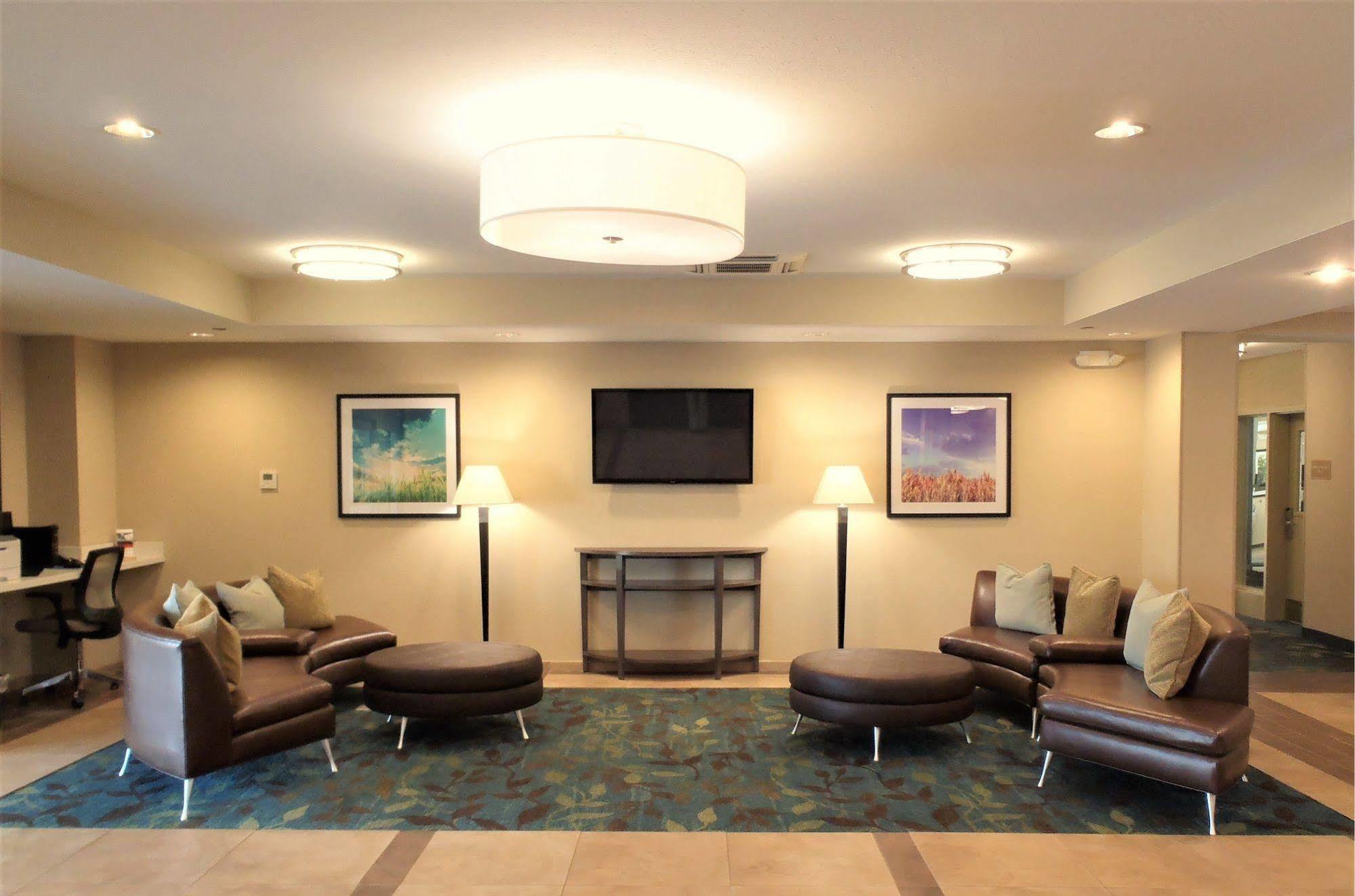 Candlewood Suites - Topeka West By Ihg Экстерьер фото
